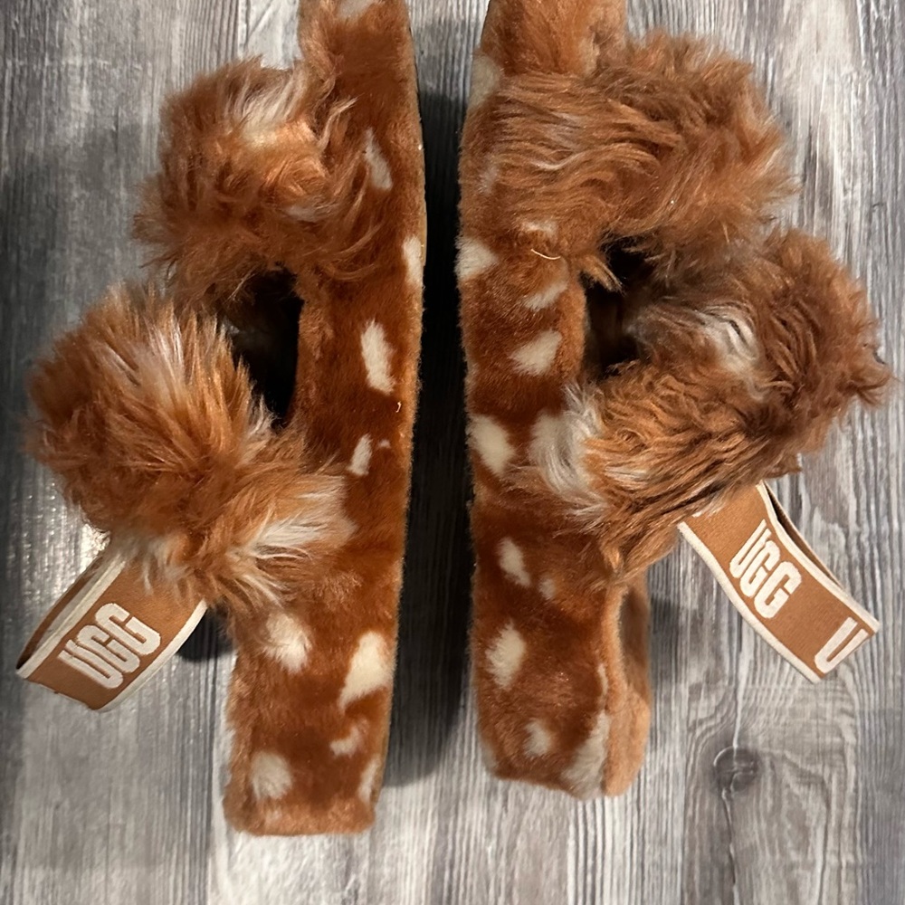UGG Women's Brown Fluffy Slippers